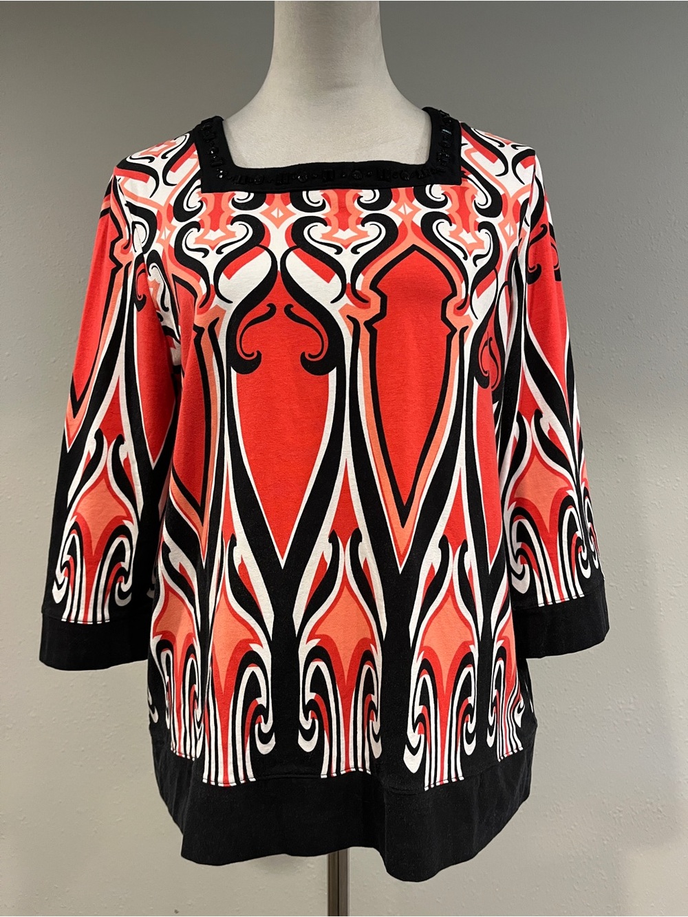 Alfred Dunner Red Black White Patterned Square-Neck Tunic top size large
